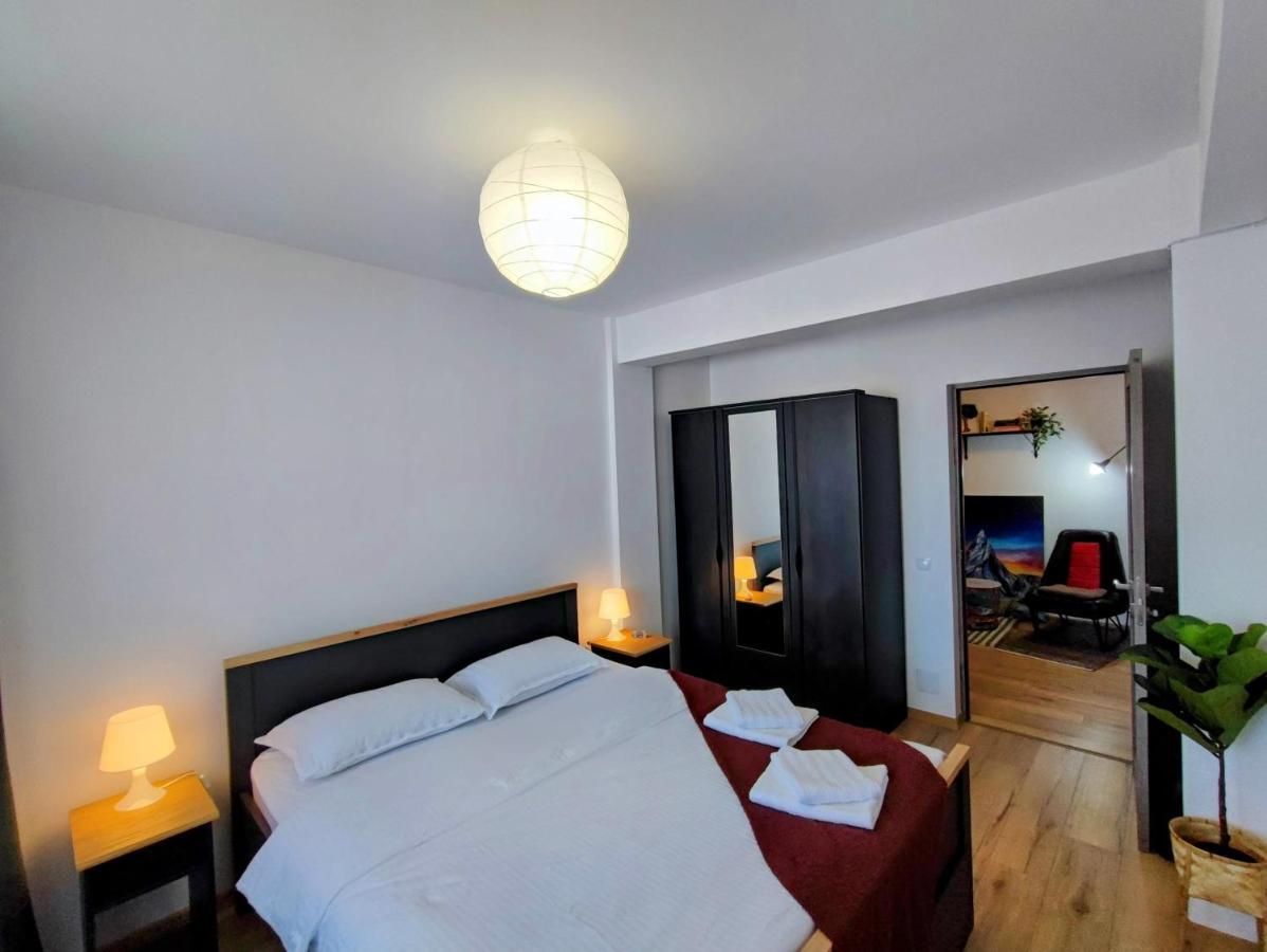 River Side Apartment With Terrace Floreşti Екстериор снимка