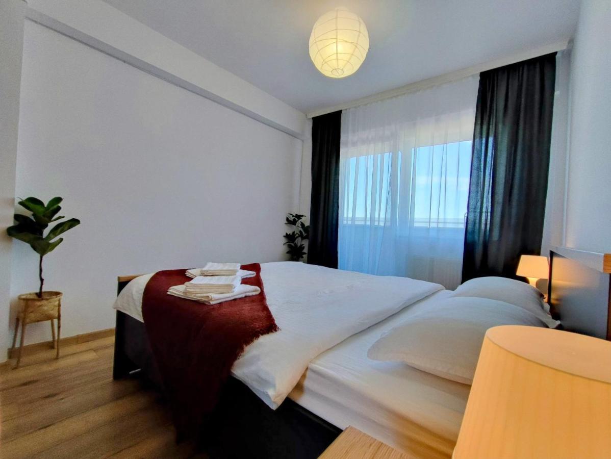 River Side Apartment With Terrace Floreşti Екстериор снимка