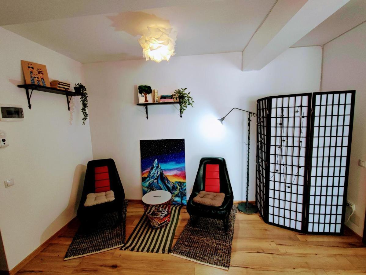 River Side Apartment With Terrace Floreşti Екстериор снимка
